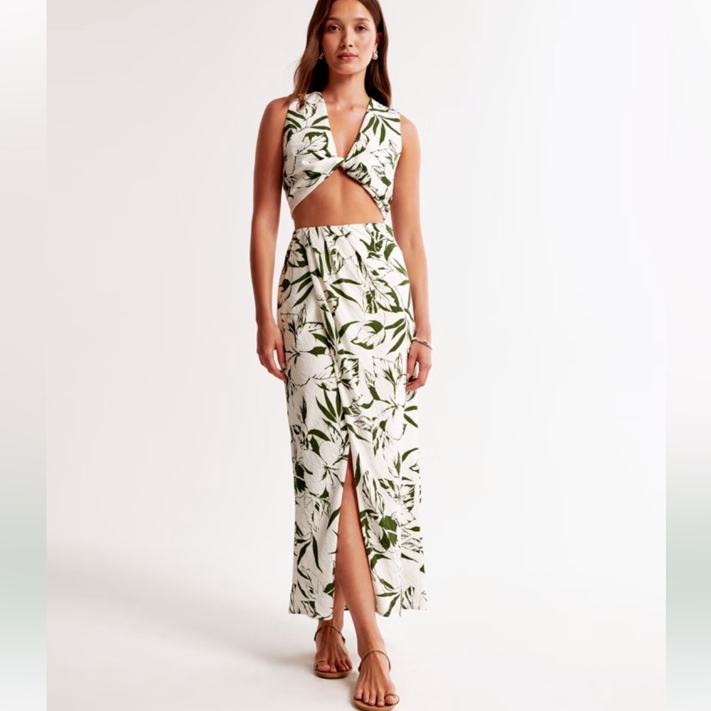 NWT Abercrombie sarong skirt